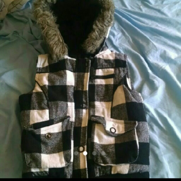 Size medium vest - Picture 2 of 4