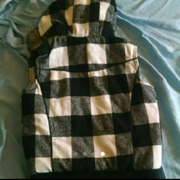 Size medium vest - Picture 4 of 4