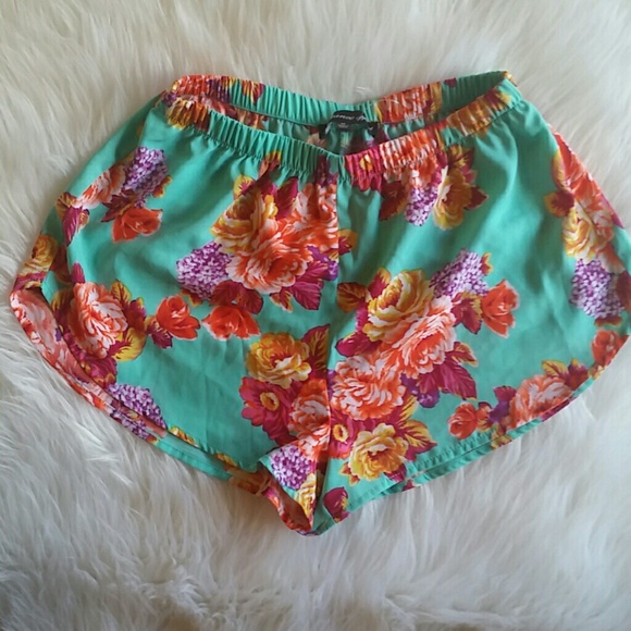 Pants - Flowy Flowered Shorts NWOT