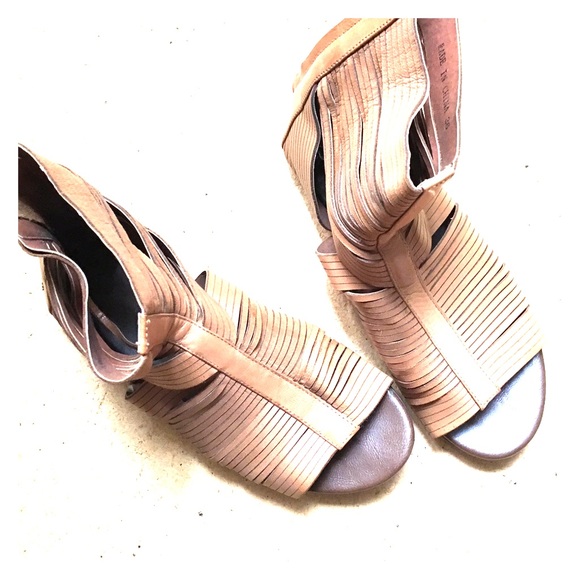 Aldo gladiator leather sandals