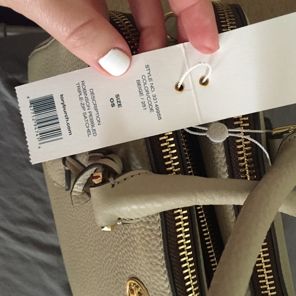 🎉🎈Host Pick!  Tory Burch Robinson Triple Zip - Picture 3 of 4