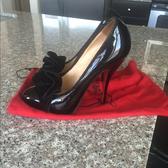 Authentic Christian Louboutin shoes W/ Dust Bag