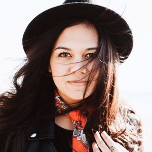 Meet your Posher, Selah