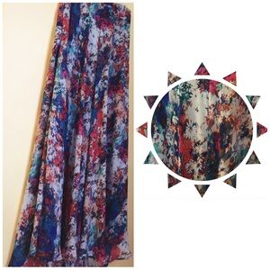 Floral maxi skirt 🌞