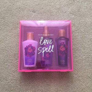 Love spell set includes spray, body wash, lotion