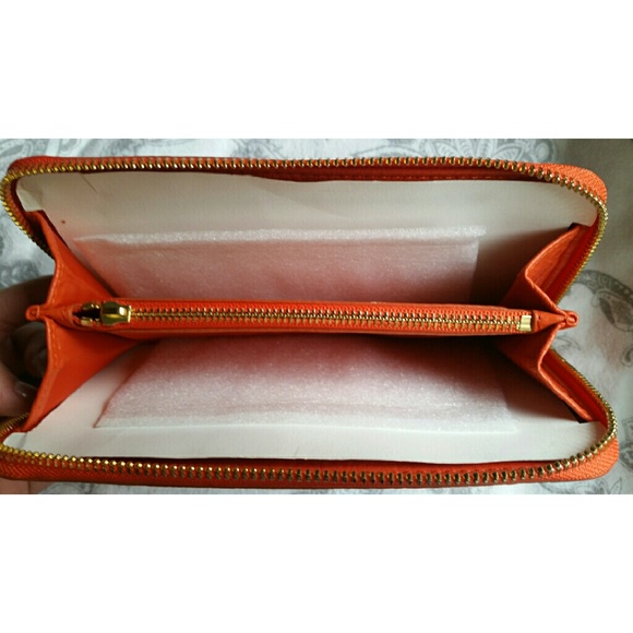 Tory Burch Wallet - Picture 3 of 4