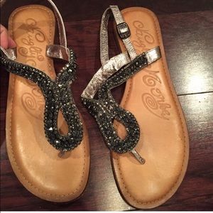 ISO please posh ladies help me find these!