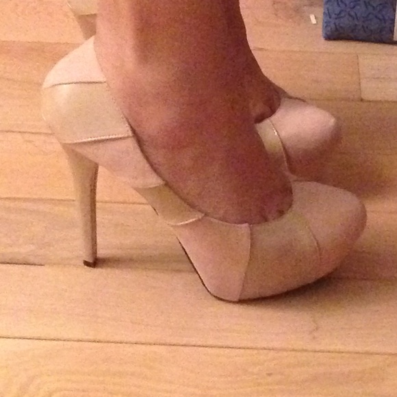 Blush heels!! - Picture 1 of 2