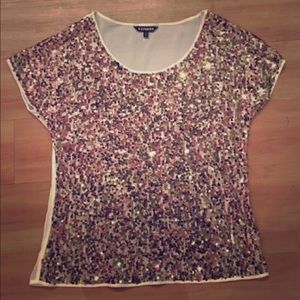 Layer it ❗️Super Cute Gold Mixture Sequin Blouse💫