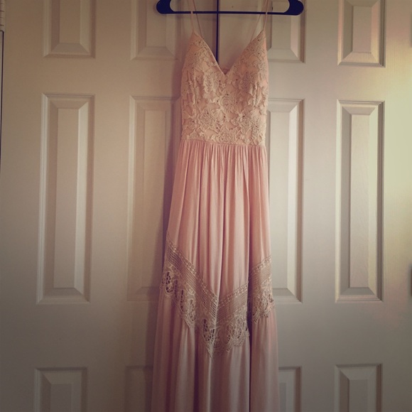 Beautiful long light pinkish dress.
