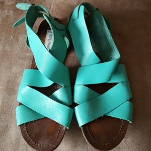 Very cute and comfortable sandals