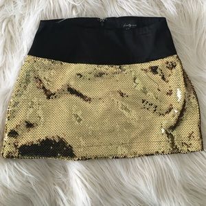 Gold sequin mini skirt✨