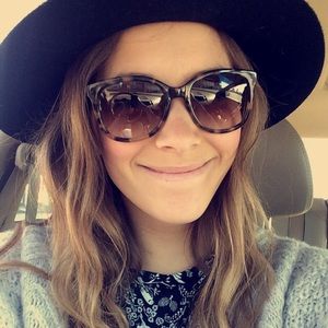 Meet your Posher, Ellen