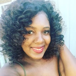 Meet your Posher, Charlette