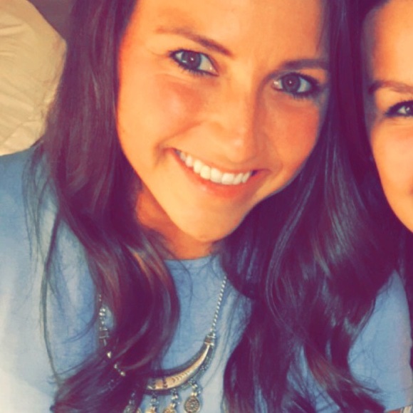 Meet your Posher, Danielle - Picture 1 of 1