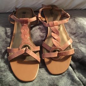 White Mountain brown leather sandals