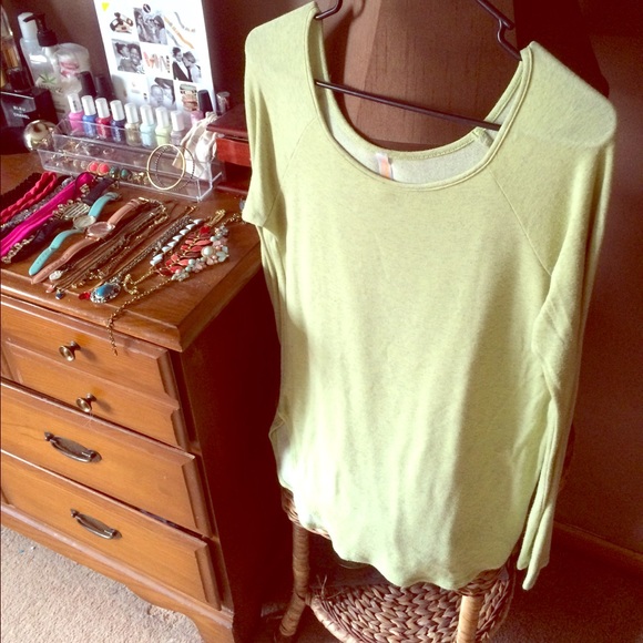 NWOT Green long sleeve shirt POPANA