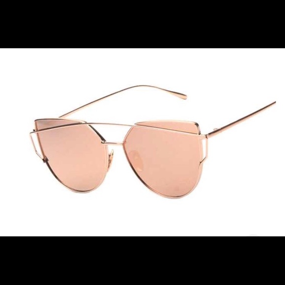 Mirror lens aviator sunglasses