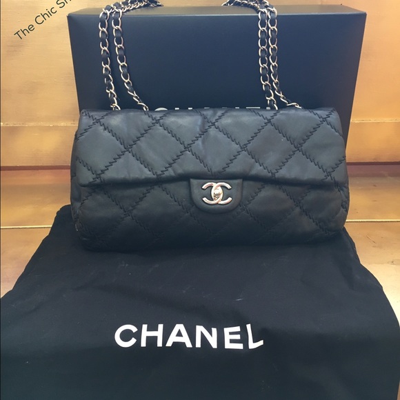 CHANEL Handbags - Chanel Ultimate Stitch flap bag