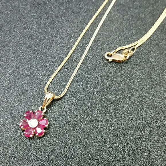 14k Gold Ruby Flower Pendant Necklace 16"