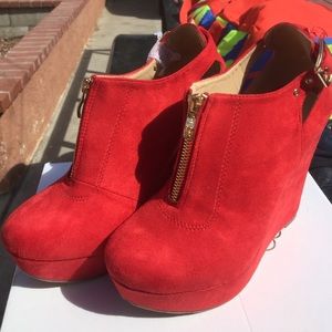 Red wedge heels