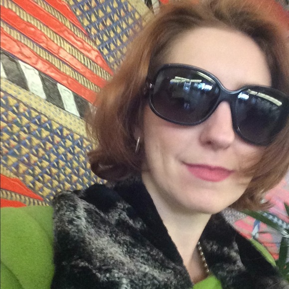 Meet your Posher, Vanessa - Picture 1 of 1