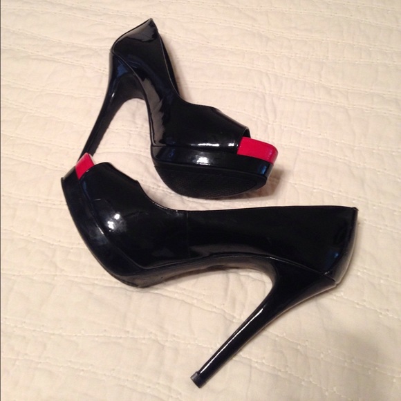 Mossimo Supply Co. Shoes - Black Shiny Stilettos 👠