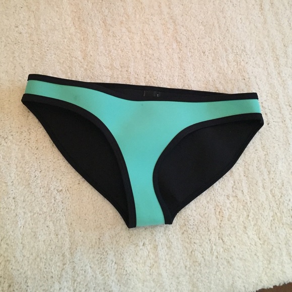 Triangle bikini bottoms! - top listed too!