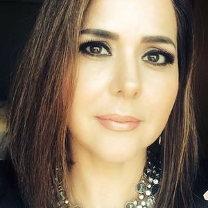 Meet your Posher, Consuelo