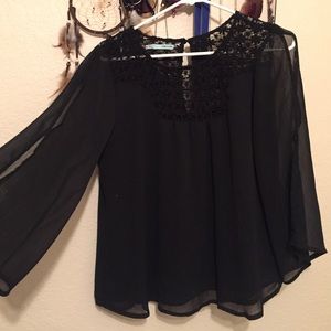 Spring top w/ peek-a-boo shoulders