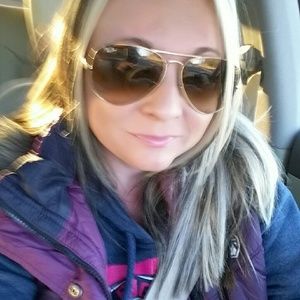 Meet your Posher, Courtney