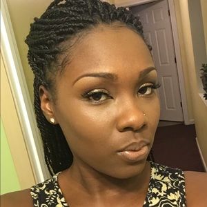 Meet your Posher, Delisa