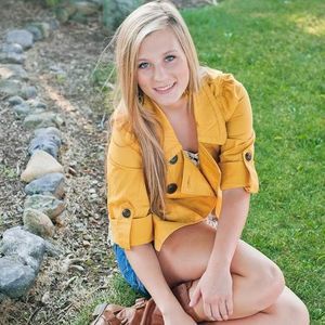 Meet your Posher, Kayla