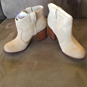 Brand new Splendid Lakota booties