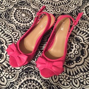 Pink bow wedges