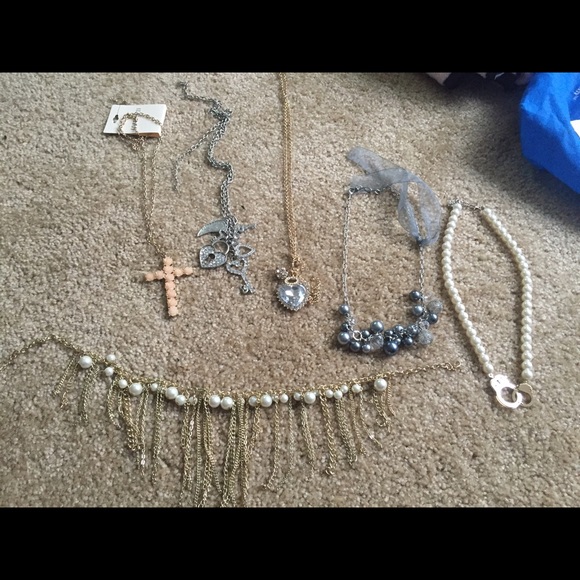 Jewelry - Picture 2 of 4