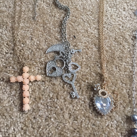 Jewelry - Picture 3 of 4