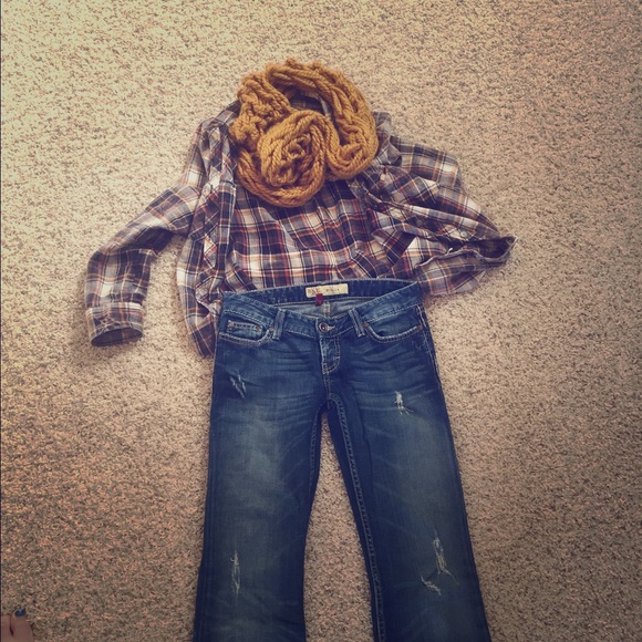 SIZE: 25 x 33 1/2 BKE jeans!