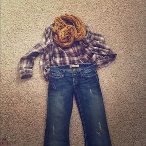 SIZE: 25 x 33 1/2 BKE jeans!