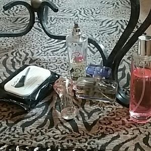 Perfume n new make up brush wipes