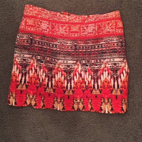 H&M tribal/Aztec skirt size 4 - Picture 1 of 3