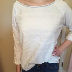 Tee shirt sweater