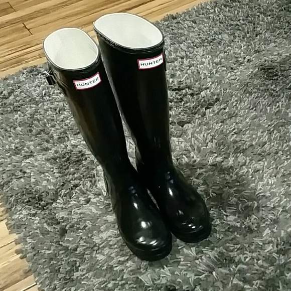 Glossy black tall Hunter boots size 7