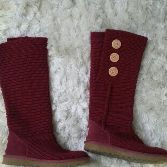 Red wine uggs on hold for @jfinneganxo1