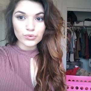 Meet your Posher, Lorena