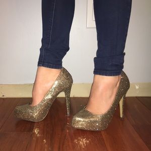 Sparkly gold pumps