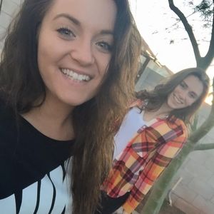 Meet your Posher, Danielle