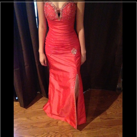 Prom dress - Picture 2 of 2