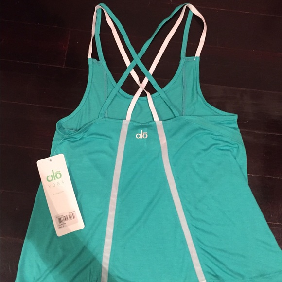 *BUNDLE* 2 Alo tanks! Both brand new, 1 with tags - Picture 3 of 4