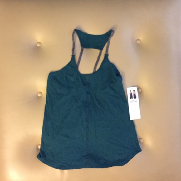 *BUNDLE* 2 Alo tanks! Both brand new, 1 with tags - Picture 4 of 4